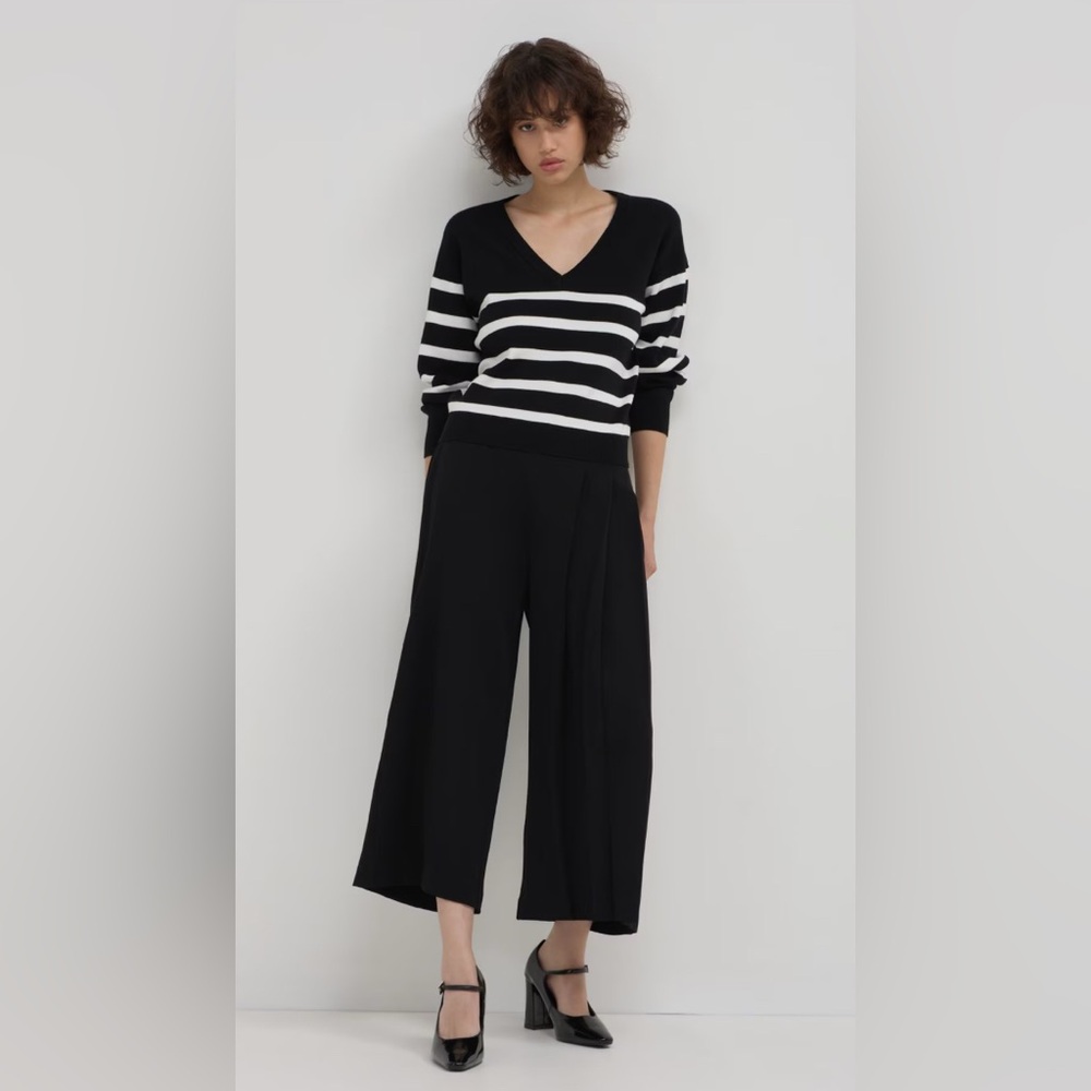 Sophisticated Black Wide Leg Italian Pant